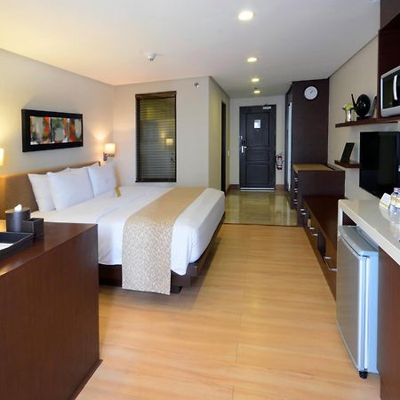 Parque Espana Residence Hotel Muntinlupa City Zewnętrze zdjęcie